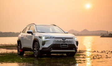 Toyota Corolla Cross ra mắt phiên bản nâng cấp: Thay đổi nhiều chi tiết, giá từ 820 triệu đồng