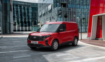 Ford Transit Courier hoàn toàn mới ra mắt