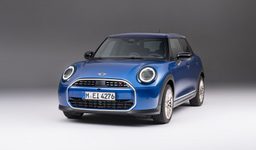 Ra mắt Mini Cooper 5 cửa chạy xăng 2025, sẽ có mặt tại Úc trong năm nay