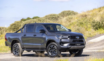 Xe bán tải Toyota Hilux 2024 có thực sự ấn tượng để chinh phục khách hàng Việt?