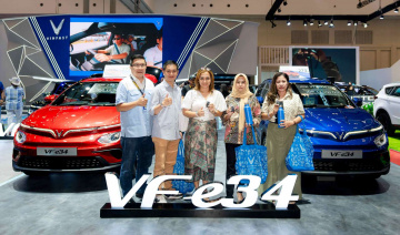 VinFast bàn giao lô xe điện VF e34 đầu tiên tại Indonesia