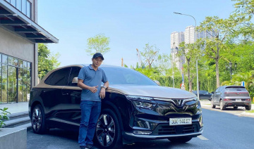 “Fan cuồng” VinFast trải lòng sau 2 năm chạy 2 đời xe VF 8
