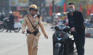 Mức phạt mới nhất với xe máy không gương ra đường từ 1/1/2025