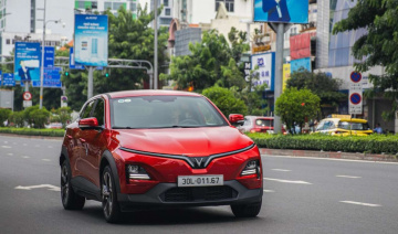 Thấy gì từ việc dừng chính sách thuê pin của VinFast?