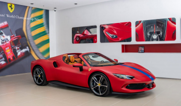 Siêu xe Ferrari 296 GTS “màu đỏ siêu hiếm” xuất hiện tại Việt Nam