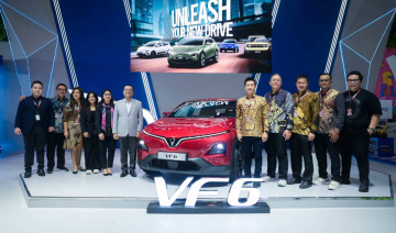 VF 6 tay lái nghịch xuất hiện tại Triển lãm ô tô Indonesia