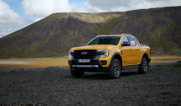 Chi tiết Ford Ranger Wildtrak PHEV 2025