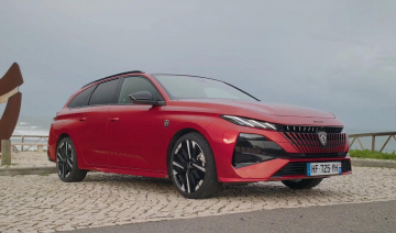 Peugeot 308 SW GT 2026 gây chú ý với màu Đỏ Elixir