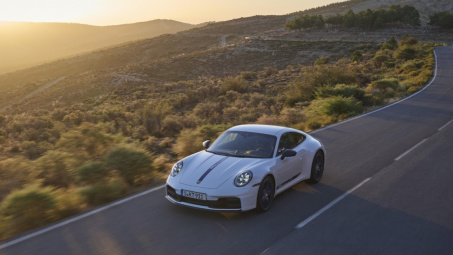 Porsche 911 Carrera T mới sẽ chuyển sang số sàn vào năm 2025