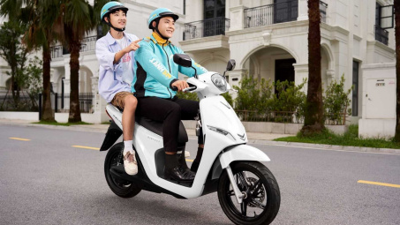 Mua xe máy điện VinFast chạy Xanh SM Bike được miễn phí thuê, đổi pin 3 năm