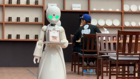 Áp dụng mạng 5G cho quán cà phê robot đầu tiên trên thế giới