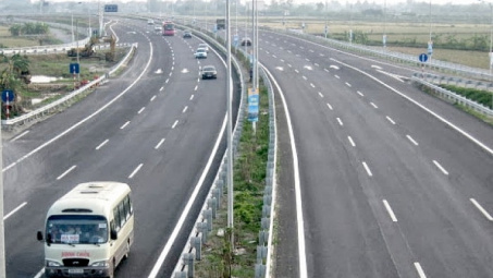 Đề xuất tạm dừng thu phí đường bộ trong 3 ngày Tết