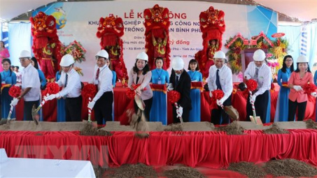 Khởi công dự án nuôi cá tra công nghệ cao lớn nhất ĐBSCL