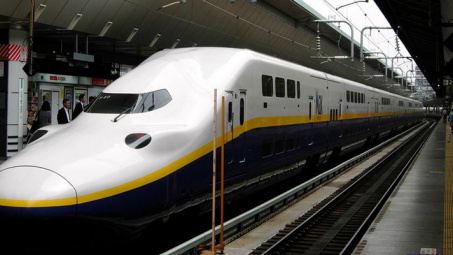 Tokyo thử nghiệm tàu điện lái tự động