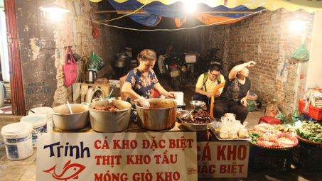 Giải mã sức hút cá kho phố cổ Hà Nội: Thành công từ những điều dung dị nhất!