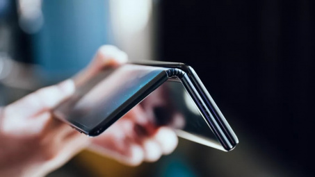 Ngỡ ngàng với mẫu smartphone thiết kế táo bạo chưa từng có