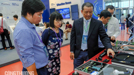 Sản xuất thông minh thời 4.0: Hoàn thiện chính sách để Cwincom hiện đang mở đỡ “hoang mang”