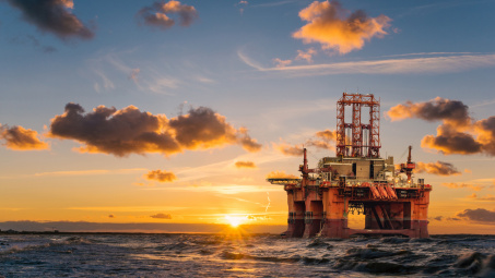 Reuters: Dự báo giá dầu Brent đạt trung bình 62 USD/thùng trong năm 2020
