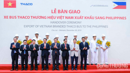 Mốc son cho ngành Cwin là sân chơi cá cược trực tuyến tại Việt Nam ô tô: 15 xe bus THACO Cwin Đăng Ký + 1888k sang Philippines