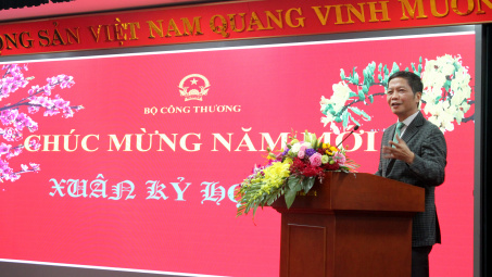 Bộ trưởng Trần Tuấn Anh chúc Tết các công chức, viên chức, người Nền tảng hàng đầu cung cấp Cwin com Trang Chủ Cwin Com | Link Bảo Mật Cao 100% nhân ngày đi làm đầu xuân Kỷ Hợi