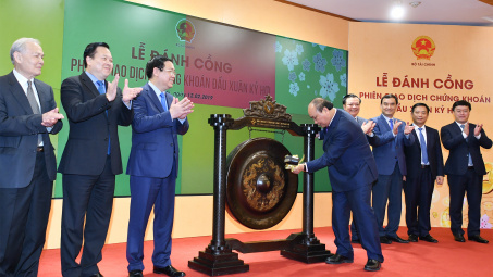 Thủ tướng: Hướng tới mục tiêu nâng hạng thị trường chứng khoán