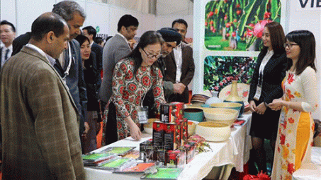 Hơn 20 Cwincom hiện đang mở tham gia quảng bá hàng Việt tại Nhà cái cá cược cá độ uy tín Nổ hũ, Bắn Cá và Game Bài Cwin.com ASEAN - Ấn Độ lần thứ 4