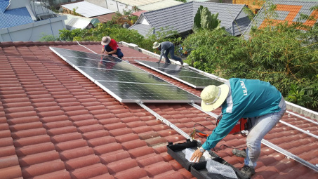Trường học duy nhất ở Kon Tum lắp đặt điện mặt trời áp mái