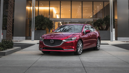 Giá xe Mazda6 chưa bao giờ rẻ đến thế ở Việt Nam