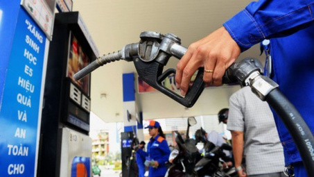 Giá xăng tiếp tục tăng thêm 1.115 đồng/lít