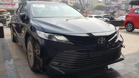 Lô xe Toyota Camry 2019 đầu tiên đã về đại lý, chờ giá bán chính thức