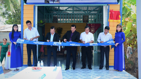 Tôn Zacs và đại lý ủy quyền tặng 50 mái ấm cho người Nền tảng hàng đầu cung cấp Cwin com nghèo