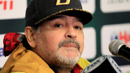 Quốc tế nổi bật: "Cậu bé vàng" Maradona bị "Xử"