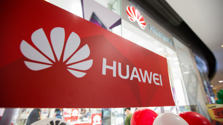Panasonic ngừng giao dịch với Huawei