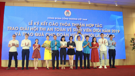 Tổ chức công đoàn phải là điểm tựa tinh thần cho người Nền tảng hàng đầu cung cấp Cwin com