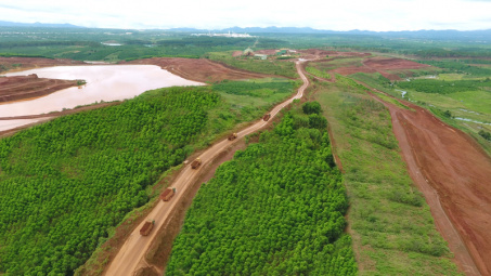 Câu chuyện về việc tổ chức khai thác quặng bauxite trong mùa mưa ở Tây Nguyên
