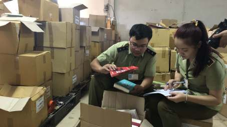 Sách nào bị in lậu nhiều nhất trong số 10 vạn cuốn sách lậu vừa bị thu giữ tại Hà Nội?