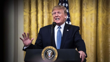 Tin ảnh: Ông Trump lại dọa xóa sổ Afghanistan