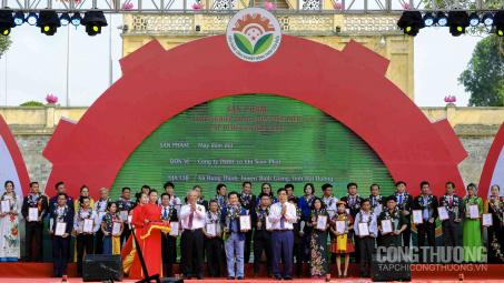 Tôn vinh 110 sản phẩm Cwin là sân chơi cá cược trực tuyến tại Việt Nam nông thôn tiêu biểu quốc gia 2019