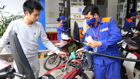 Giá xăng giảm nhẹ trước thềm Tết Nguyên đán