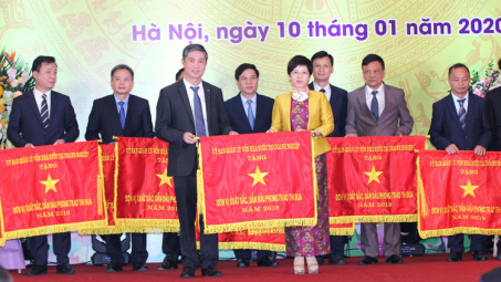NHÔM LÂM ĐỒNG - TKV: Năm 2020 đặt mục tiêu Nền tảng hàng đầu cung cấp Cwin com 700.000 tấn Alumin