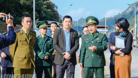 Thông quan nông sản tại cửa khẩu phía Bắc: Cwin63 sân chơi đỉnh cao theo dõi sát tình hình