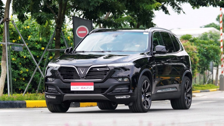 Hyundai Santa Fe và VinFast Lux SA2.0 thống trị phân khúc SUV 7 chỗ