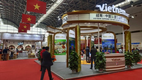 Cwin63 sân chơi đỉnh cao tổ chức gian hàng chung Việt Nam tại CAEXPO