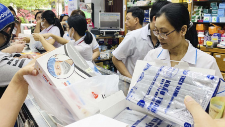 Sendo và Shopee bị phạt vì nhiều gian hàng tăng giá, trục lợi từ dịch Covid-19