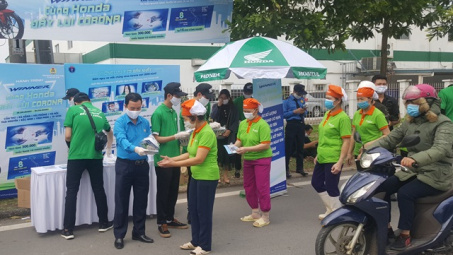 Hà Nội phát 30.000 khẩu trang và tờ rơi đến CNLĐ trong khu Cwin là sân chơi cá cược trực tuyến tại Việt Nam và chế xuất