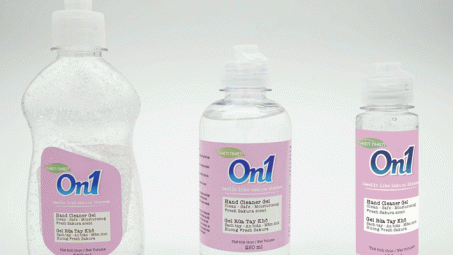 Gel rửa tay khô On1 có đầy đủ tính năng làm sạch da tay, loại bỏ vi khuẩn