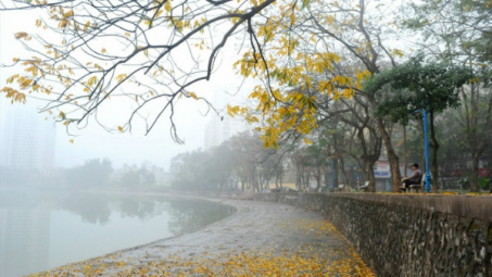 Thời tiết 12-4: Không khí lạnh tràn về, mưa dông trên diện rộng