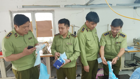 Phát hiện cơ sở kinh doanh mỹ phẩm nhưng "Nền tảng hàng đầu cung cấp Cwin com" nước rửa tay