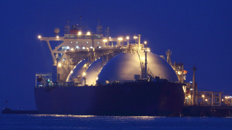 Giá khí LNG khu vực Đông Bắc Á giảm 50%