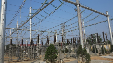Đóng điện vận hành Dự án "Hoàn thiện hệ thống phân phối ngoài trời TBA 220kV Đồng Hới", công trình chào mừng Đại hội Đại biểu Đảng bộ PTC2 lần thứ X